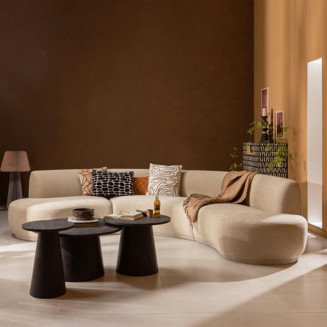 MAAN 50 odkládací stolek 2