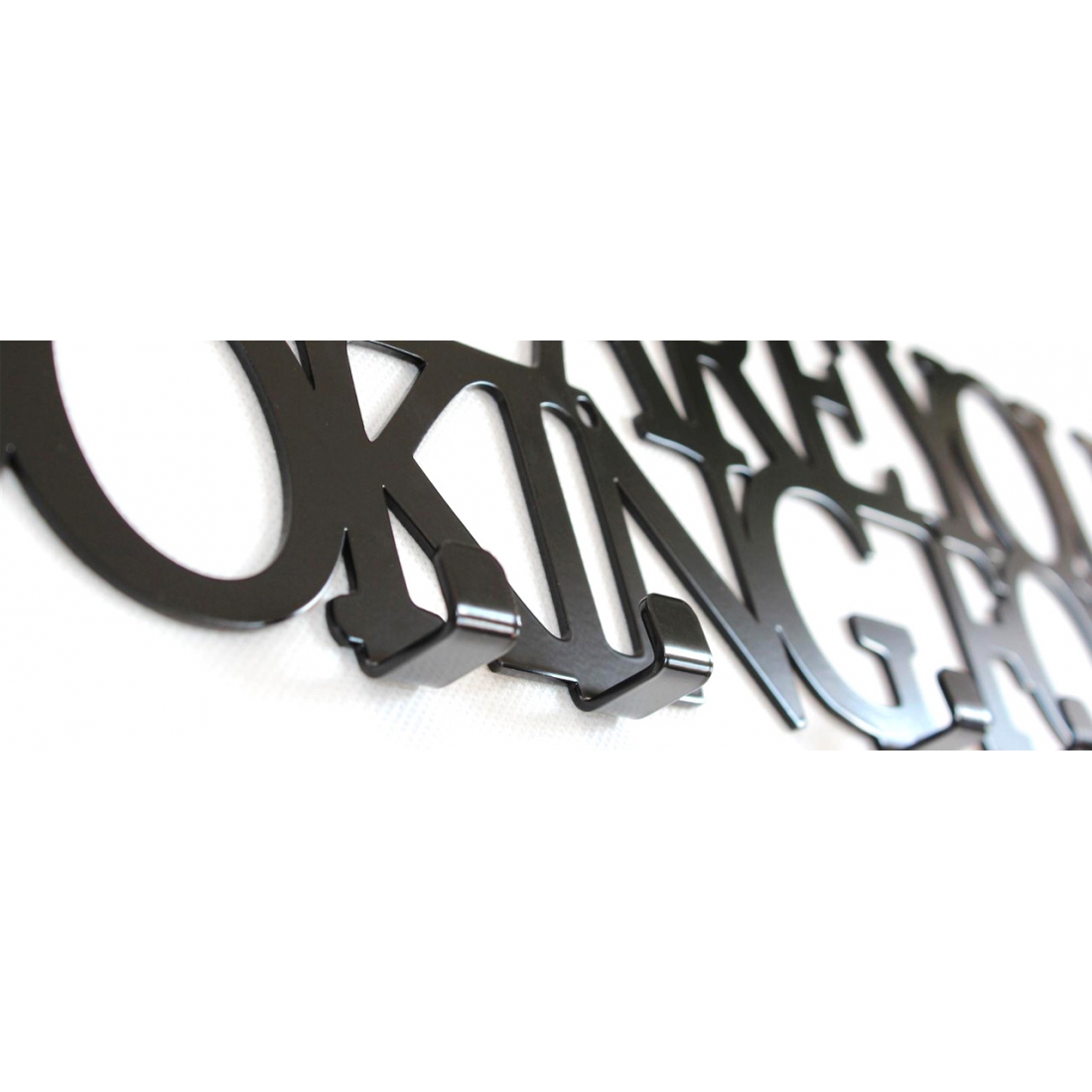 LOOKING FOR vešiak 2